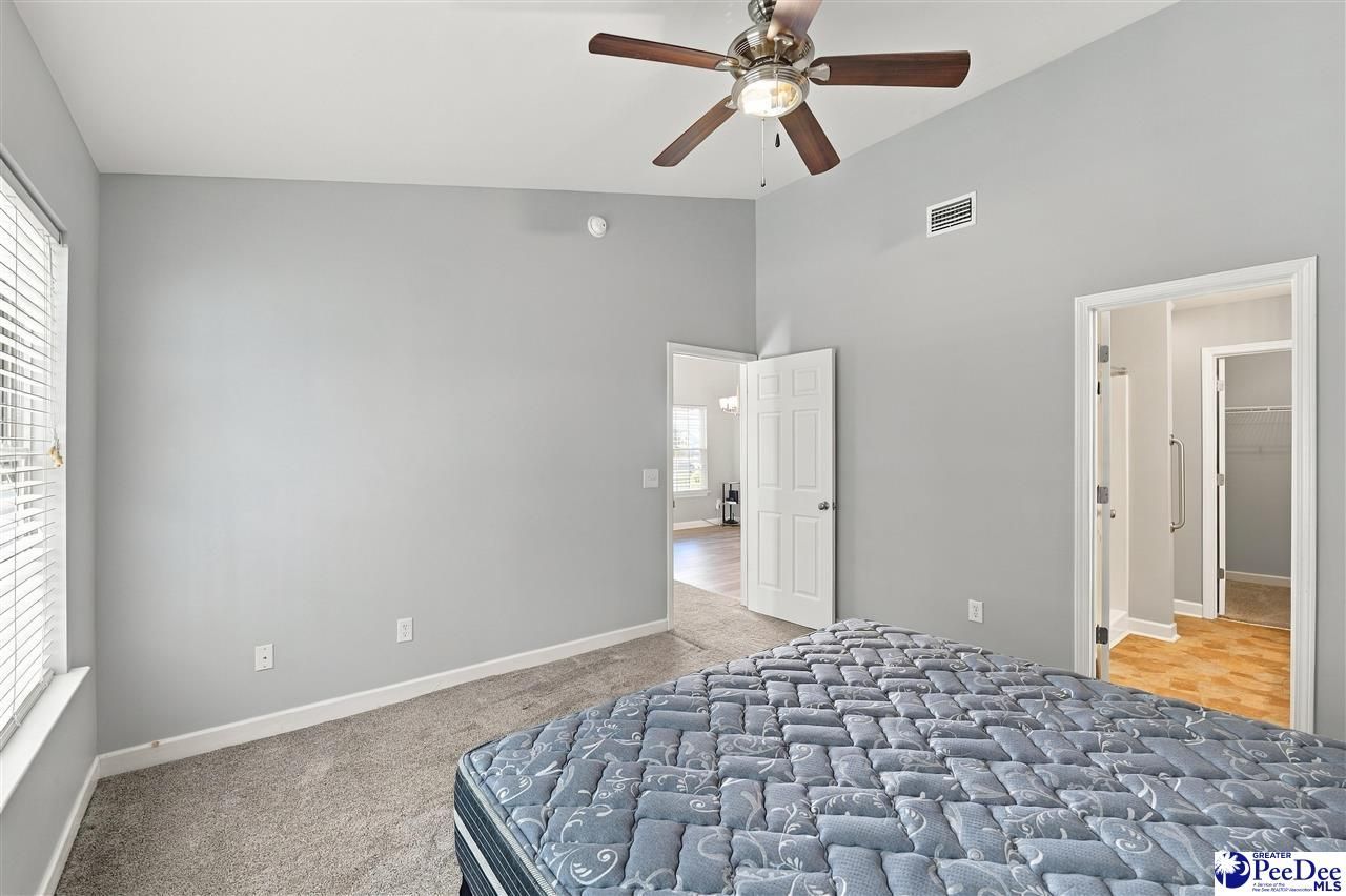 2133 Harbour Lane Photo 23