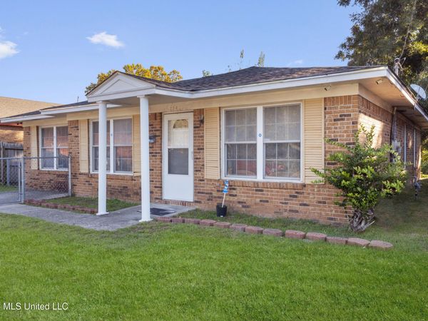 270 Nixon Street, Biloxi, MS 39530
