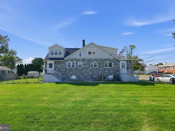 438 BROOMALL STREET, FOLSOM, PA 19033
