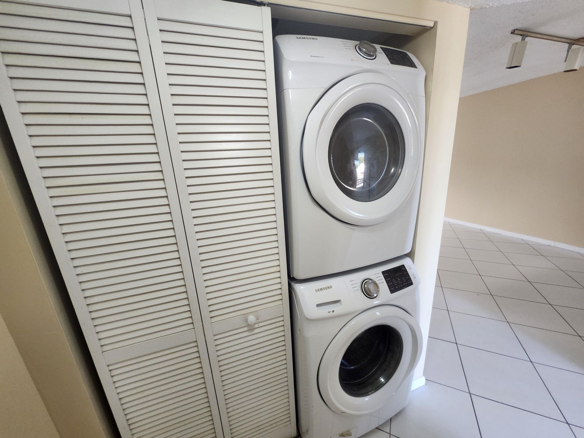 8540 N Sherman Circle, Unit 201, Miramar, FL 33025 Photo