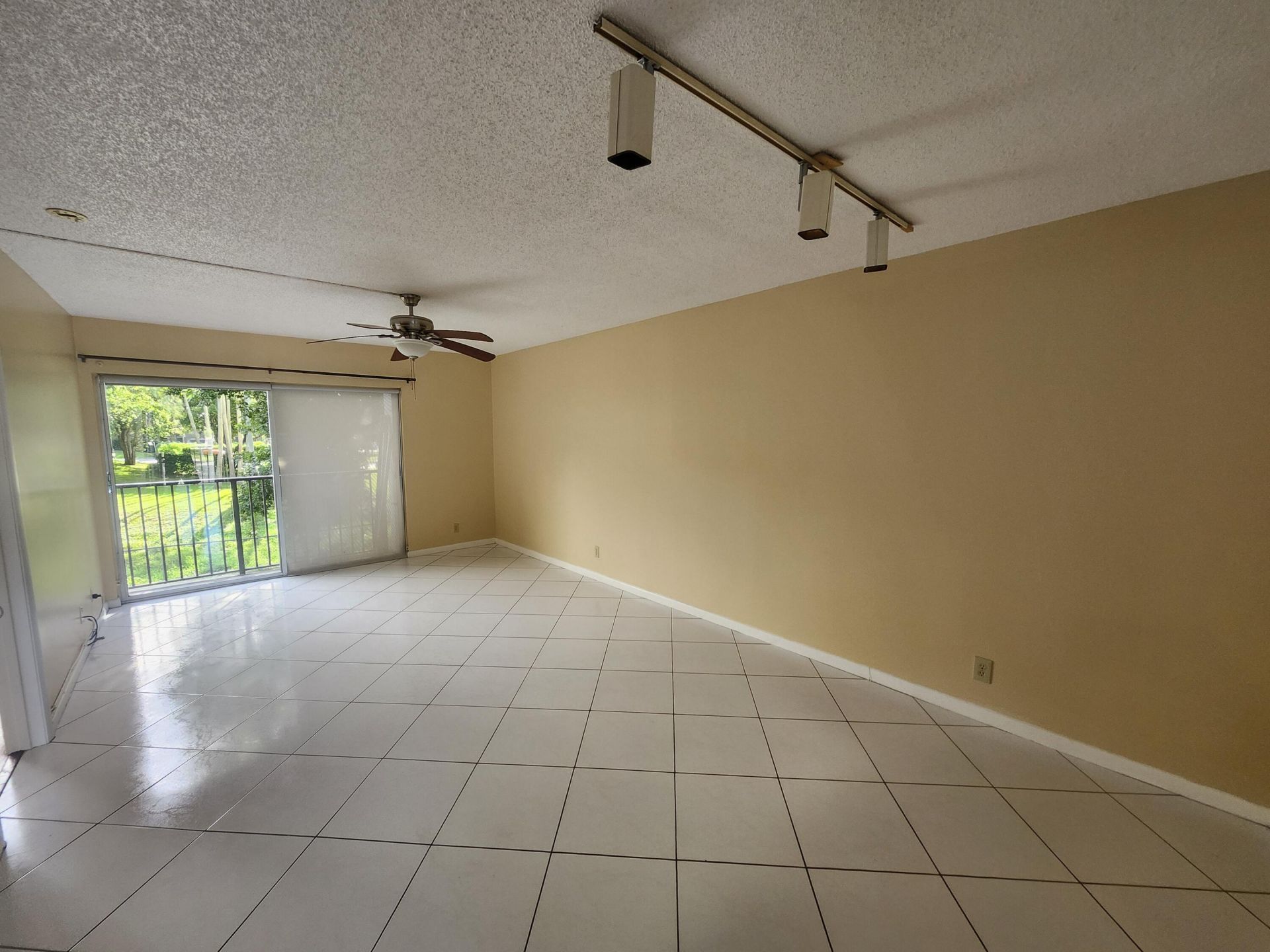 8540 N Sherman Circle, Unit 201, Miramar, FL 33025 Photo