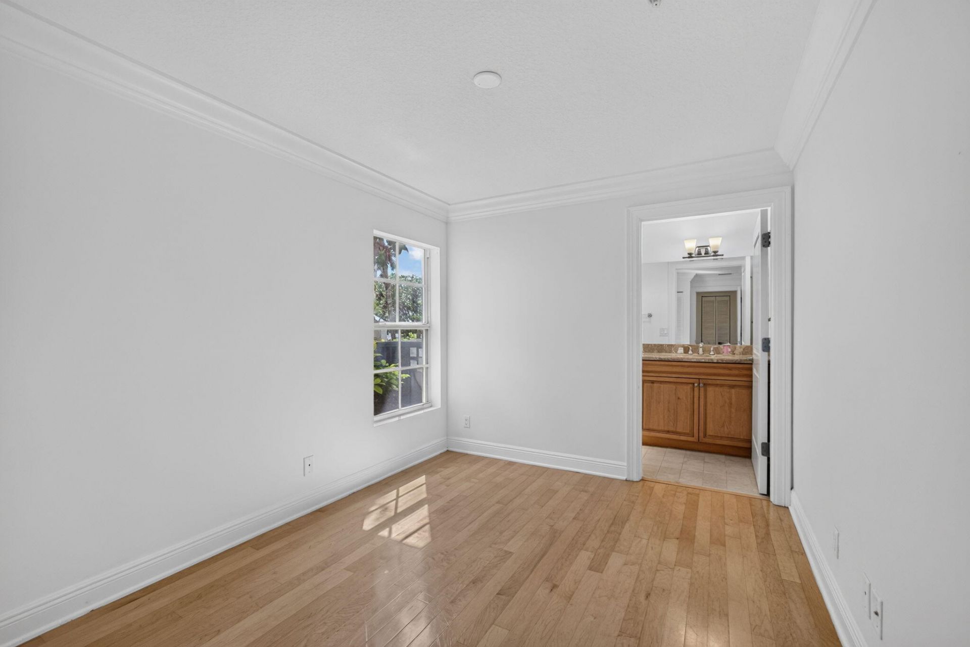 1950 Presidential Way, Unit 10, West Palm Beach, FL 33401 Photo