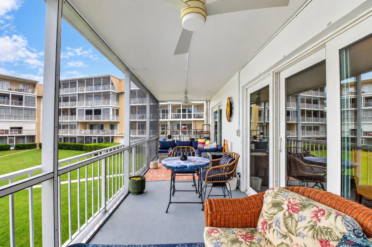 250 John F Kennedy Drive, Unit 208, Atlantis, FL 33462 Photo