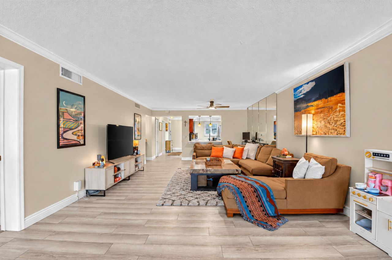 250 John F Kennedy Drive, Unit 208, Atlantis, FL 33462 Photo