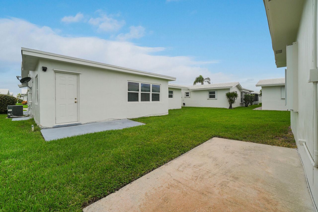 717 SW 15th Street, Boynton Beach, FL 33426 Photo