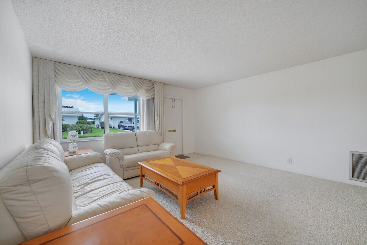 717 SW 15th Street, Boynton Beach, FL 33426 Photo