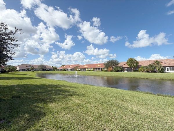 6370 Oxford Circle, Unit 102B, Vero Beach, FL 32966