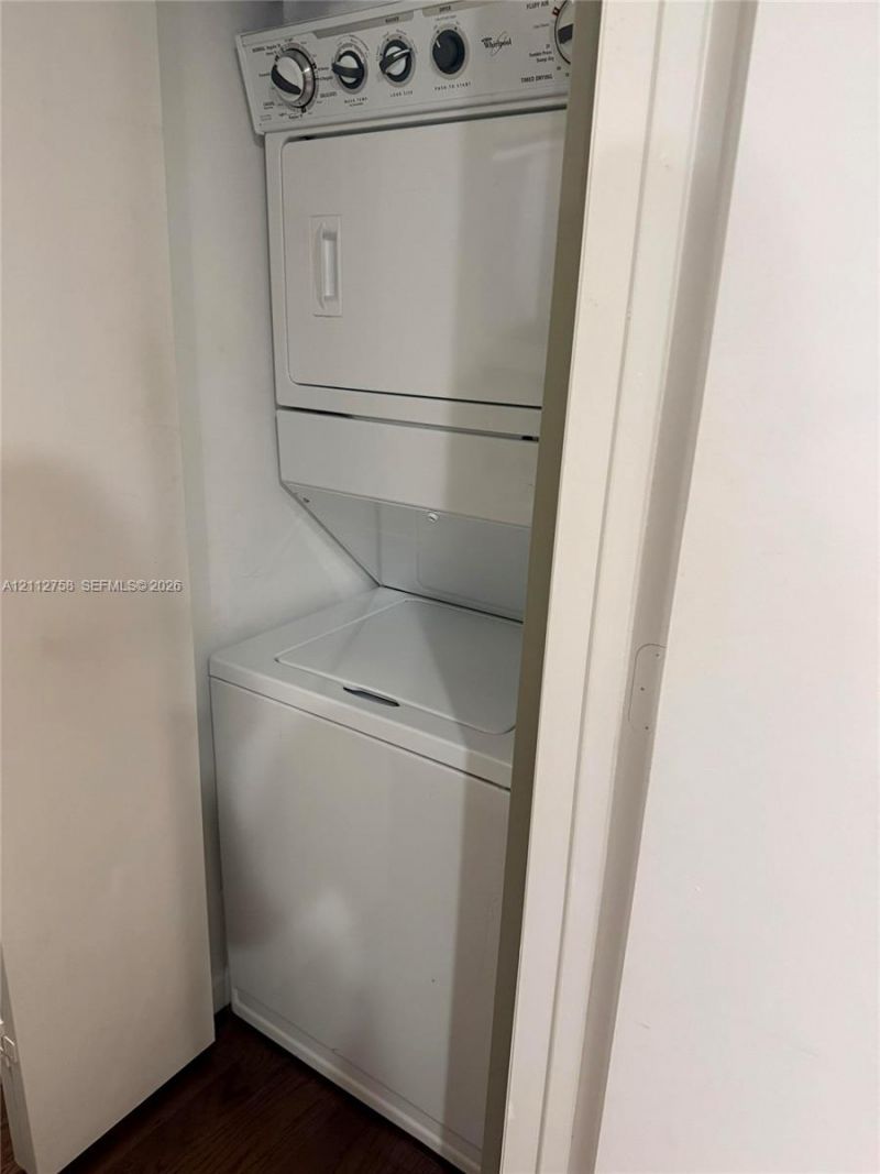 475 Brickell Ave , Unit 2011, Miami, FL 33131 Photo