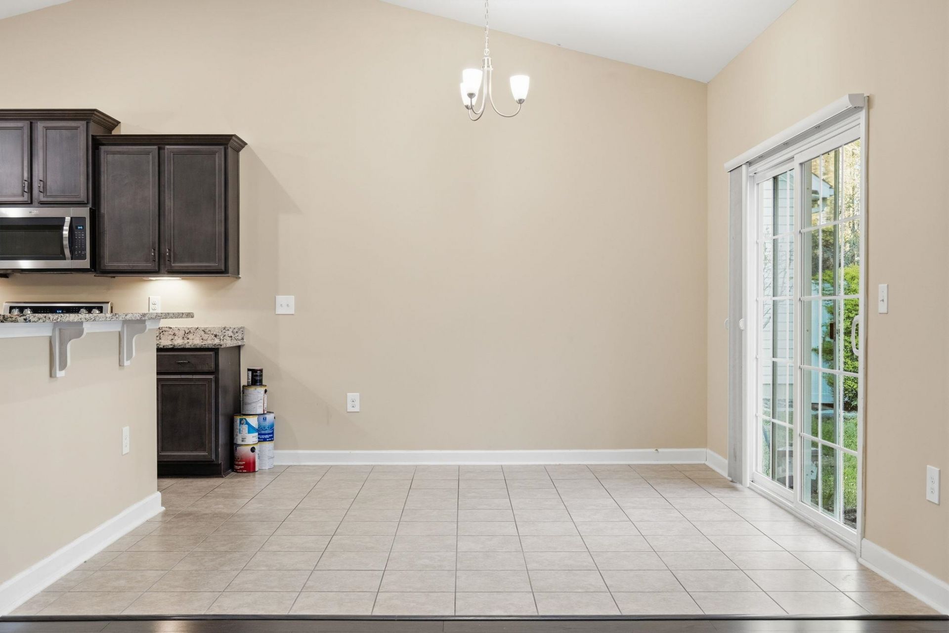 2820 Desert Rose St.  Photo 9