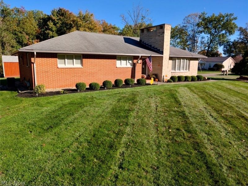 2788 Hoffman Circle NE, Warren, OH 44483 Photo 1