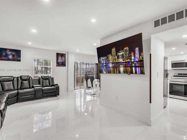 8775 Park Blvd , Unit 111, Miami, FL 33172