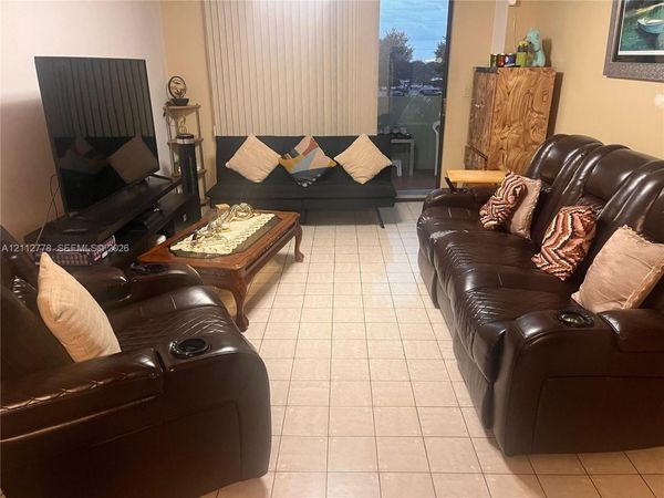 1825 W 44th Pl , Unit 302, Hialeah, FL 33012