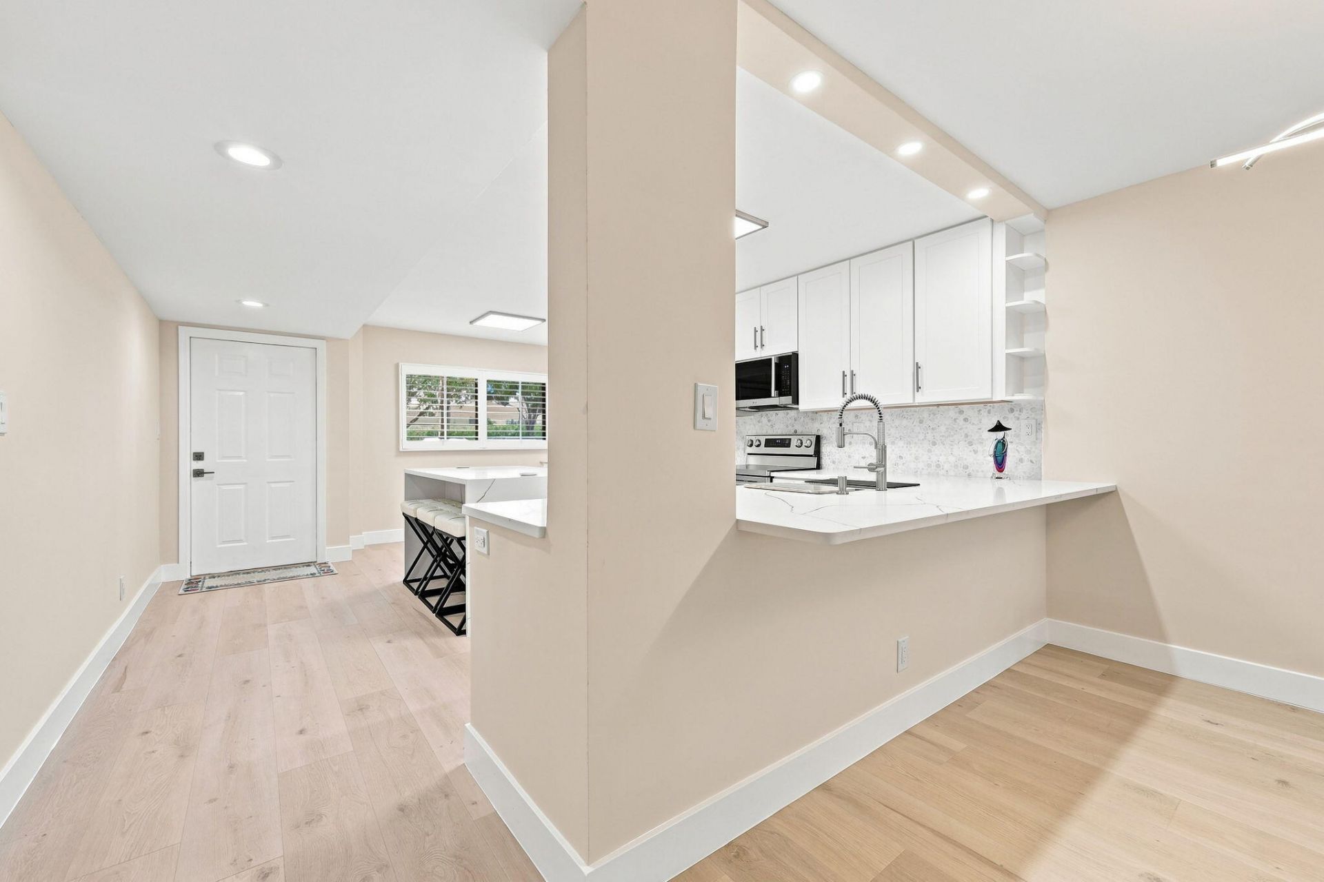 15456 Pembridge Drive, Unit 111, Delray Beach, FL 33484 Photo