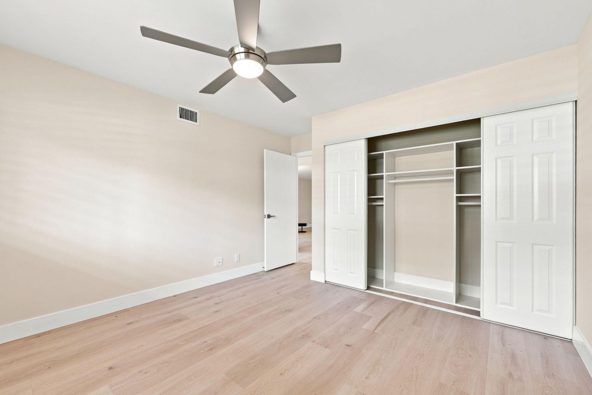 15456 Pembridge Drive, Unit 111, Delray Beach, FL 33484 Photo