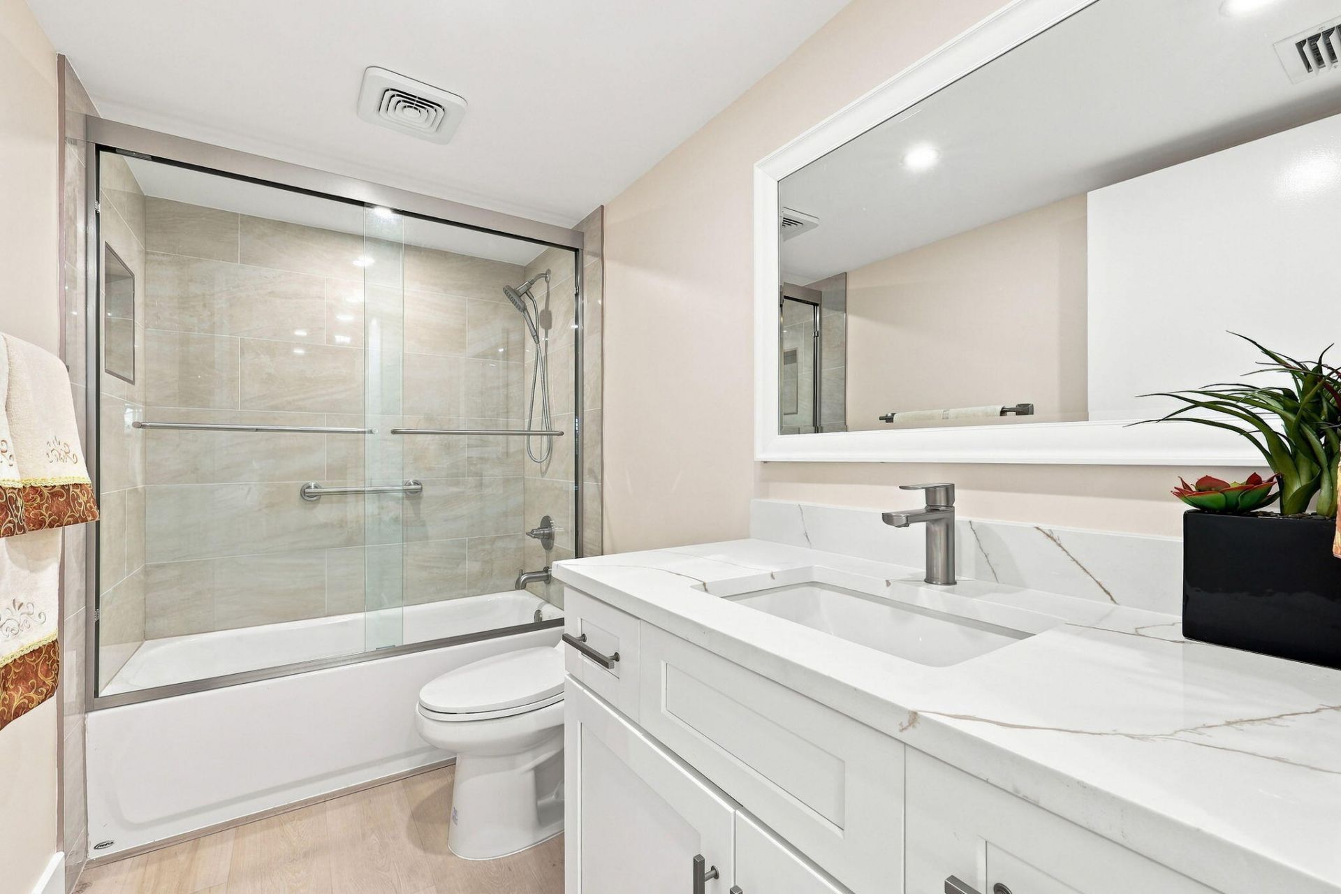 15456 Pembridge Drive, Unit 111, Delray Beach, FL 33484 Photo