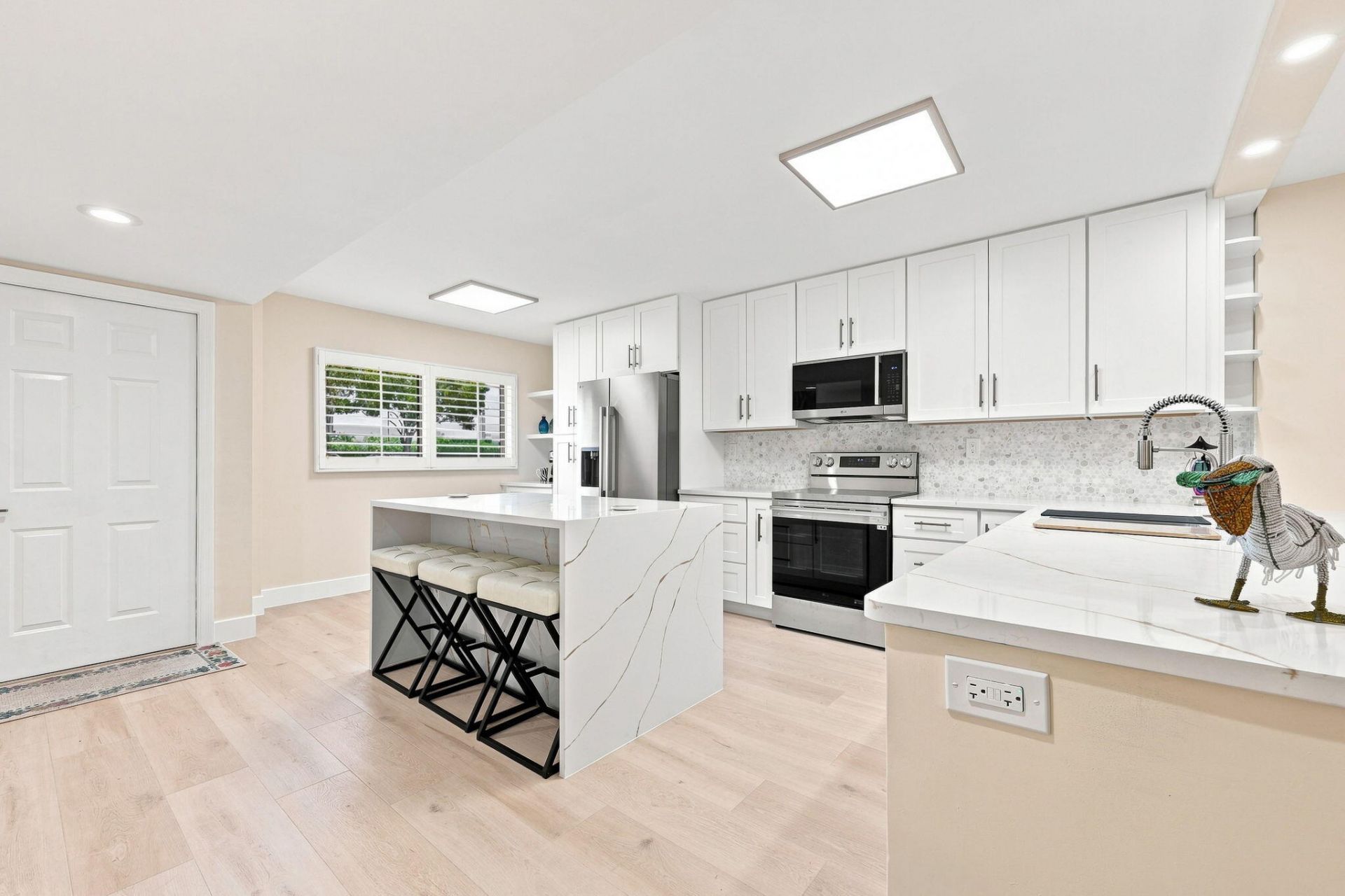 15456 Pembridge Drive, Unit 111, Delray Beach, FL 33484 Photo