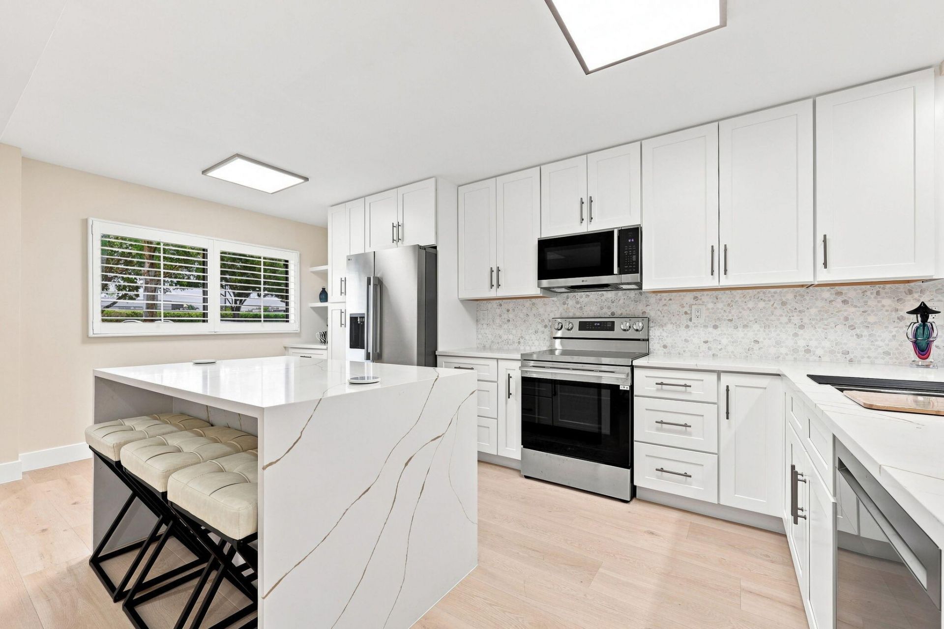15456 Pembridge Drive, Unit 111, Delray Beach, FL 33484 Photo