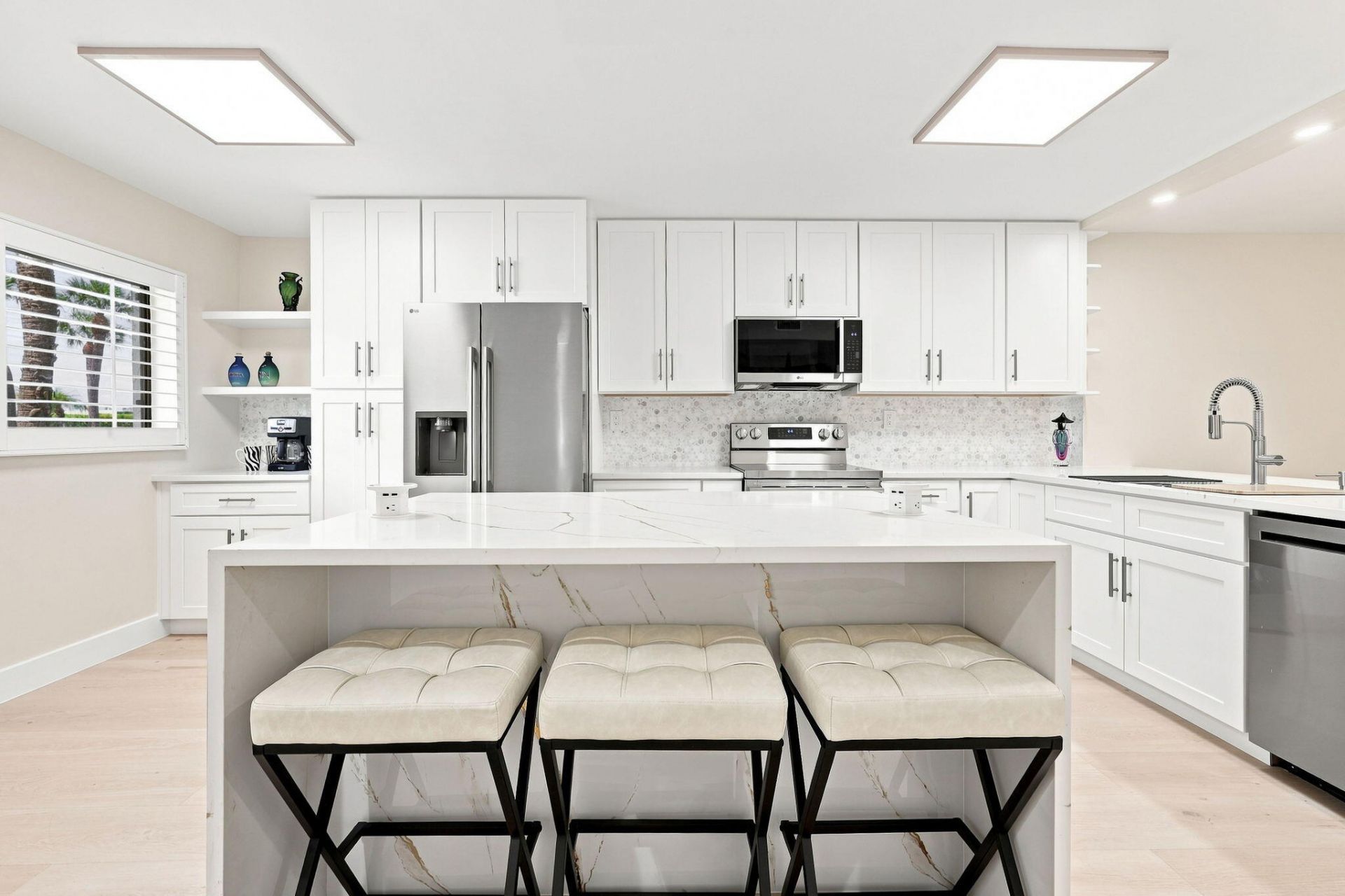 15456 Pembridge Drive, Unit 111, Delray Beach, FL 33484 Photo