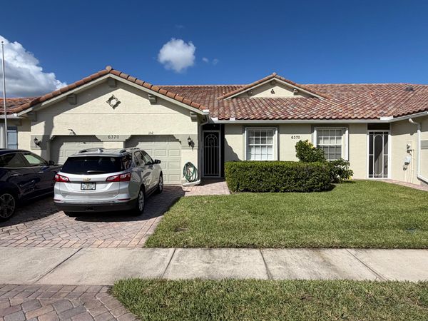 6370 OXFORD Circle, Unit 102, Vero Beach, FL 32966