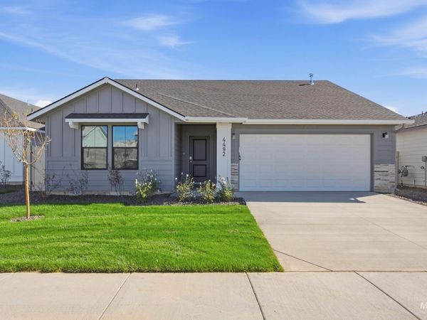 853 SW Jayhawk St, Mountain Home, ID 83647