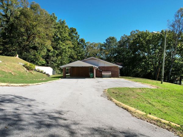 116 N Magnolia Avenue , South Pittsburg, TN 37380