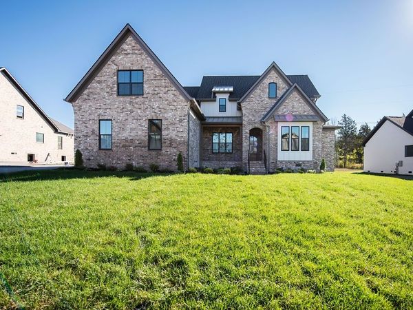 2926 Carisbrooke Dr , Mount Juliet, TN 37122