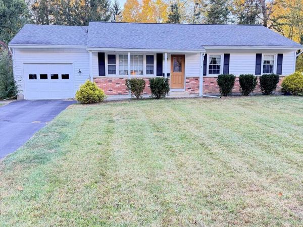9 Anne Drive, Schenectady, NY 12303