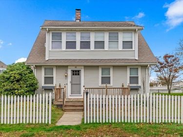 80 Barker Rd, Scituate, MA 02066