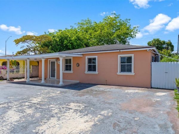 911 E 32nd St , Hialeah, FL 33013