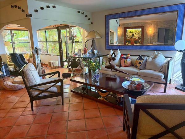 502 NW 98th Ct, Unit 502, Miami, FL 33172