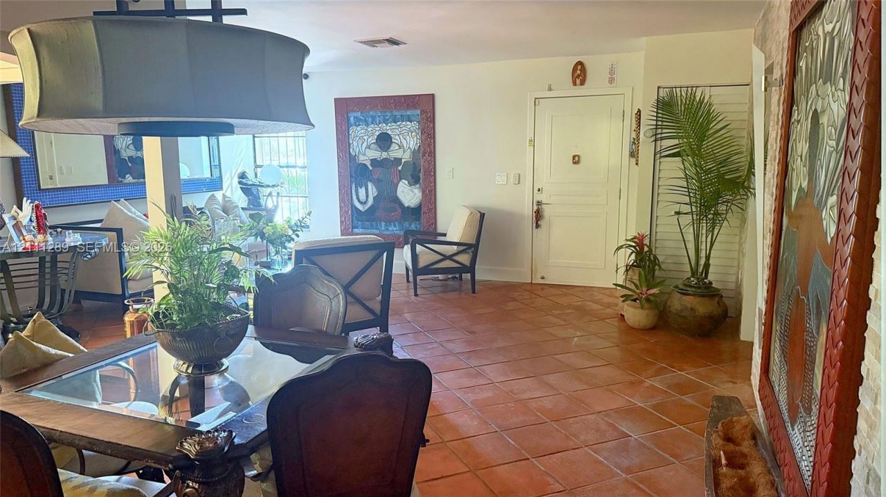 502 NW 98th Ct, Unit 502, Miami, FL 33172 Photo
