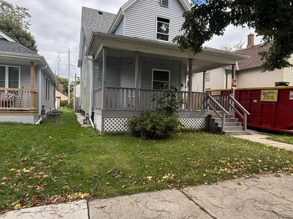 1719 Center St, Racine, WI 53403
