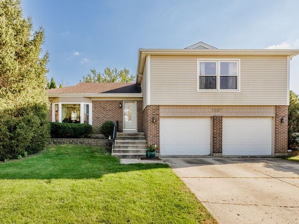 1007 CONFEDERATION Drive , Bartlett, IL 60103