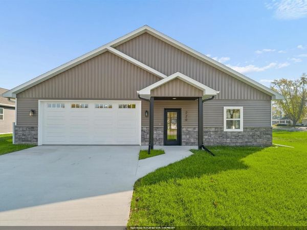 220 S GLENVIEW AVENUE, Brillion, WI 54110