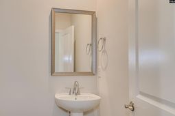 231 Engineer Lane photo 4