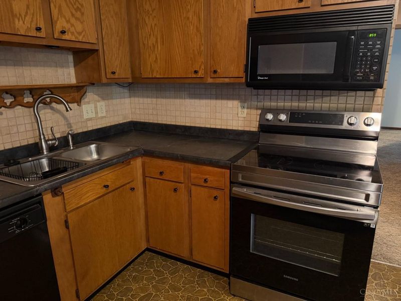 7220 Creekview Drive, Unit 2, Colerain Township, OH 45247 Photo 11