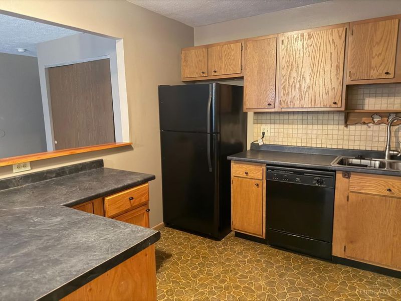 7220 Creekview Drive, Unit 2, Colerain Township, OH 45247 Photo 9