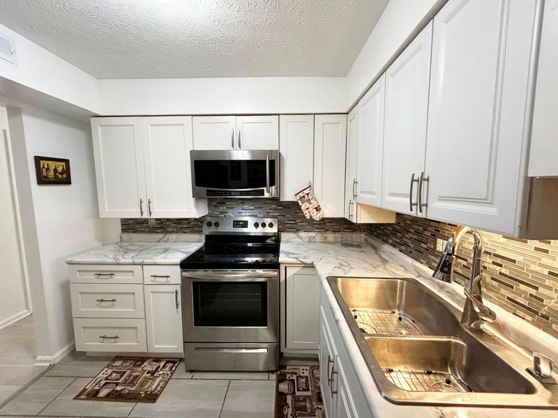 5353 Portland Street, Unit 104, Columbus, OH 43235 Photo 15