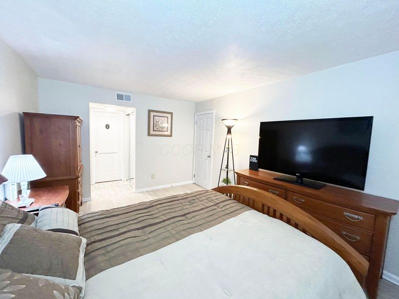 5353 Portland Street, Unit 104, Columbus, OH 43235 Photo 24