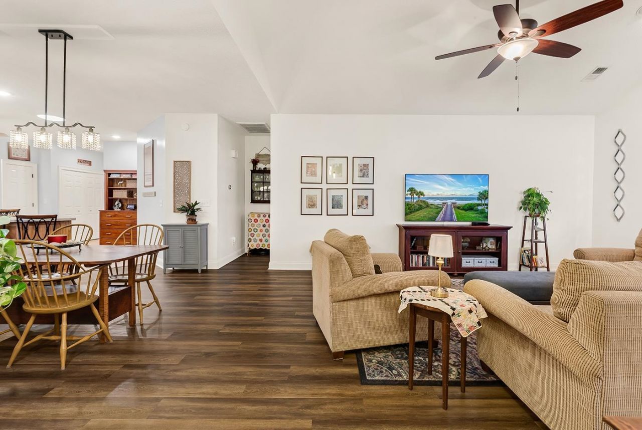 1433 Saint Thomas Circle Photo 6