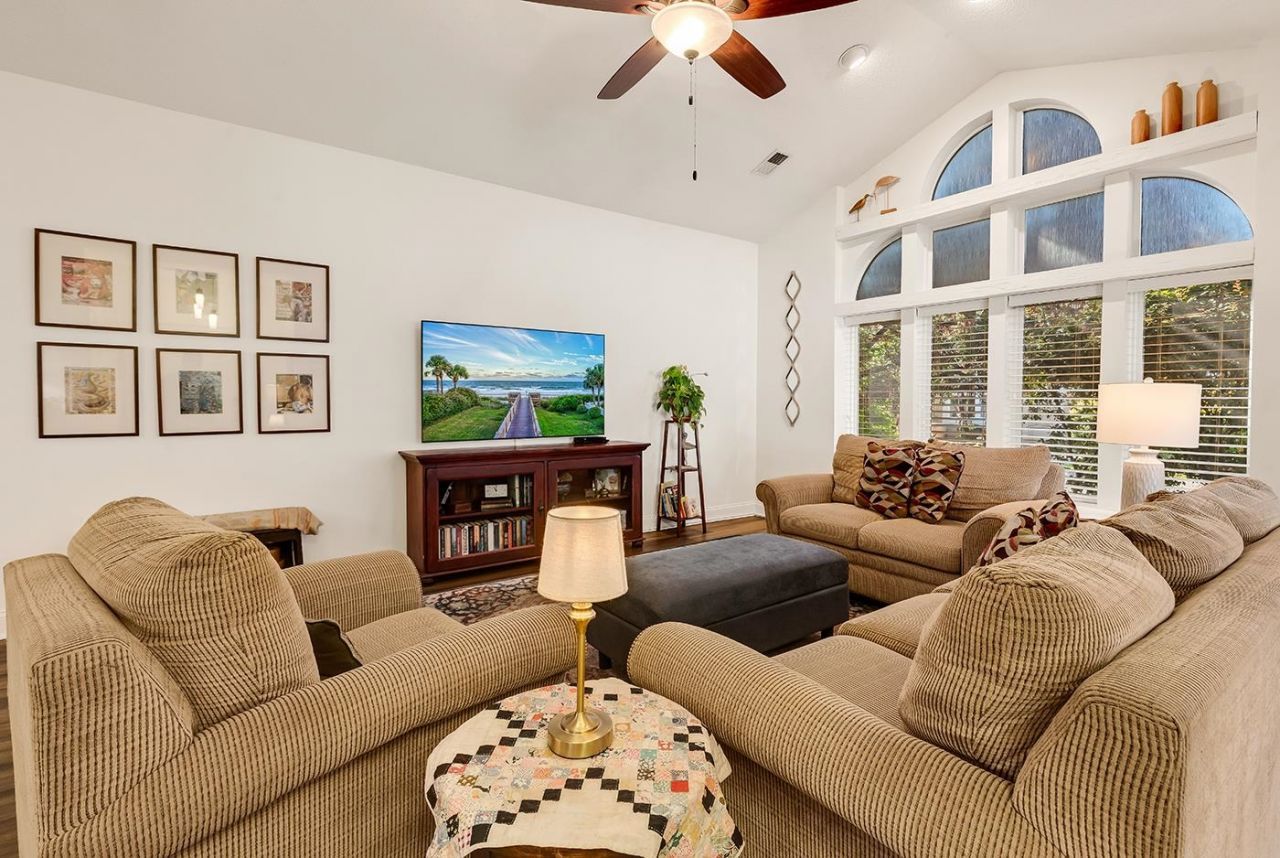 1433 Saint Thomas Circle Photo 7