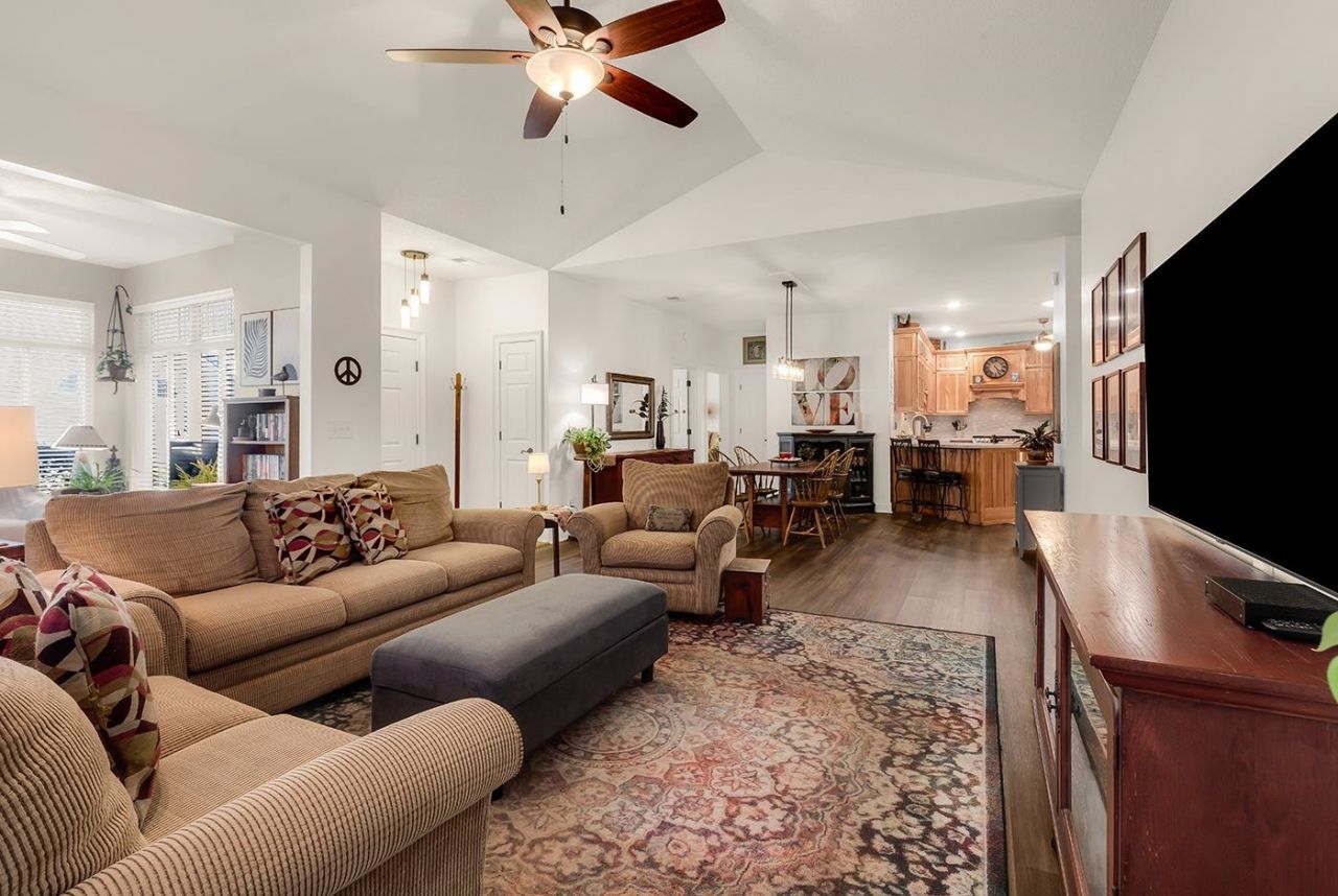 1433 Saint Thomas Circle Photo 8