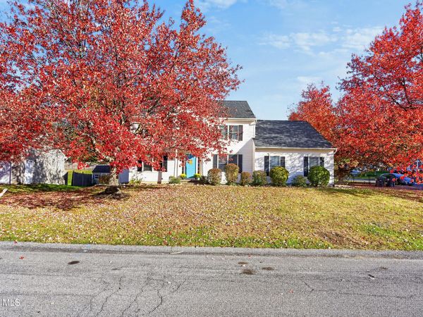 123 N Springhurst Drive, East Greenbush, NY 12061