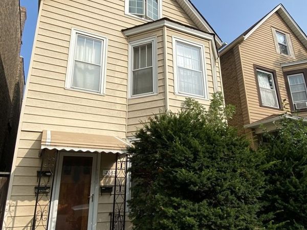 3067 N Central Park Avenue , Chicago, IL 60618