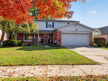 7660 Embassy Drive , Canton Township, Mi 48187