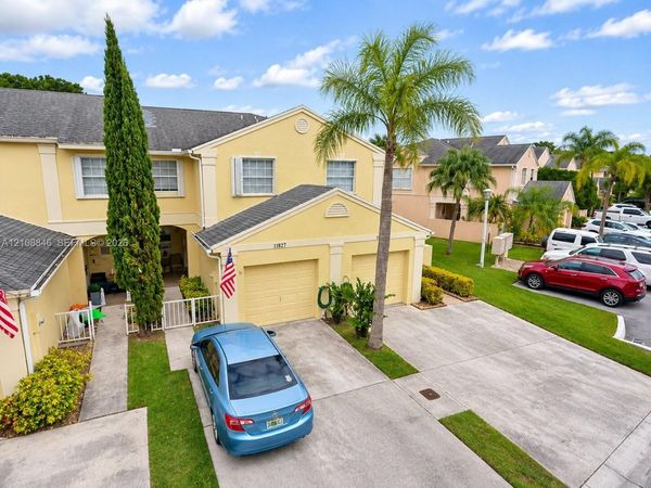 11827 SW 99th Ln , Miami, FL 33186