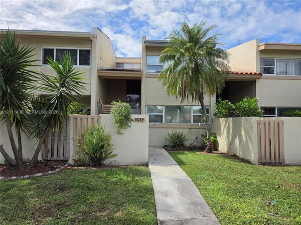 14259 E Kendale Lakes Cir, Miami, FL 33183