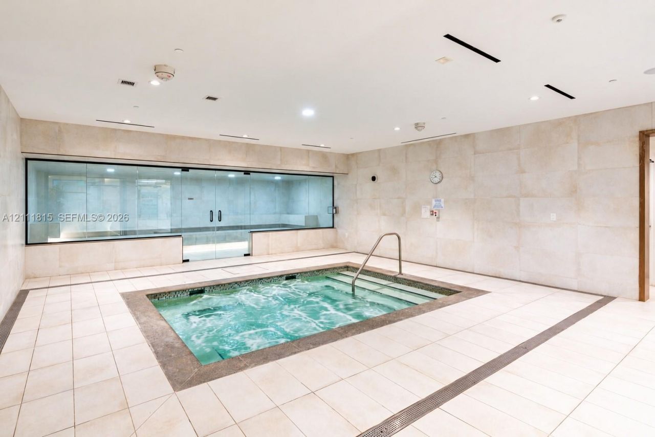 15811 Collins Ave , Unit 4102, Sunny Isles Beach, FL 33160 Photo