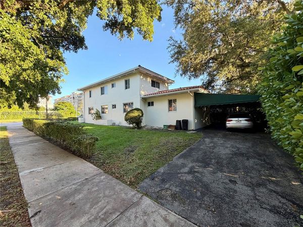 2900 S Le Jeune Rd , Unit 2900, Coral Gables, FL 33134