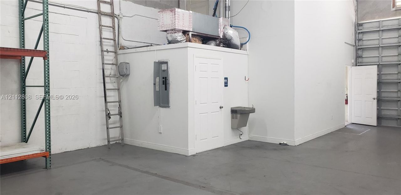 10601 NW 122nd St , Unit 4, Medley, FL 33178 Photo